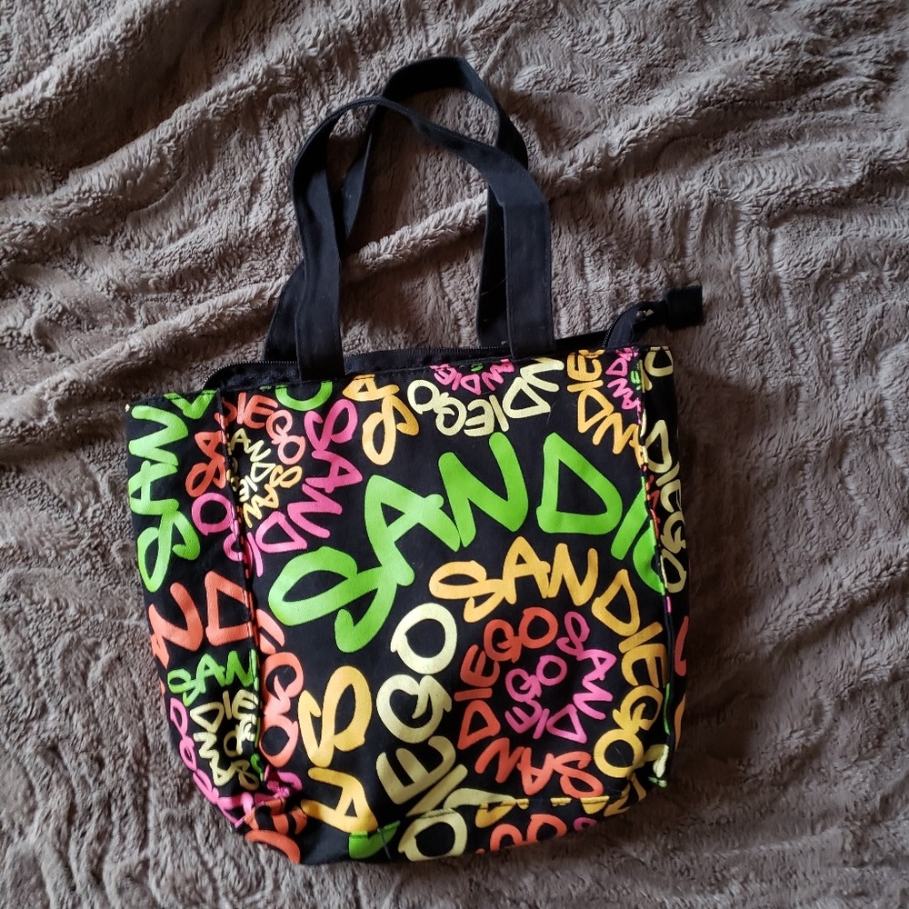 Robin Ruth tote bag